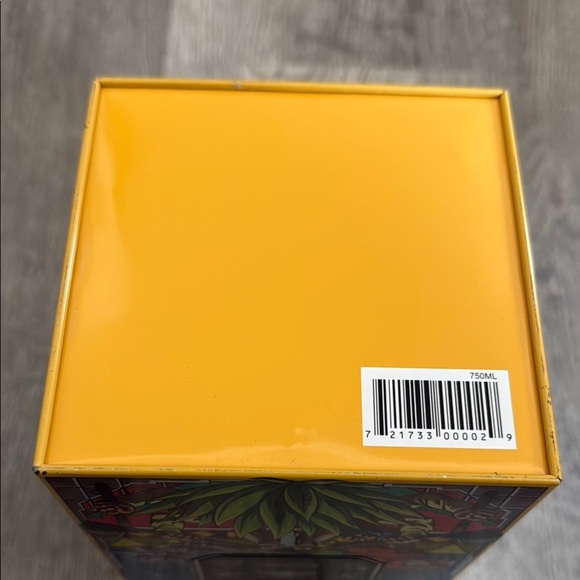 Limited Edition Silver Patrón Tequila Box - Picture 7 of 13